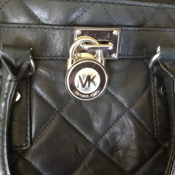 MICHAEL KORS BLACK QUILTED LEATHER HANDBAG - Picture 2 of 8